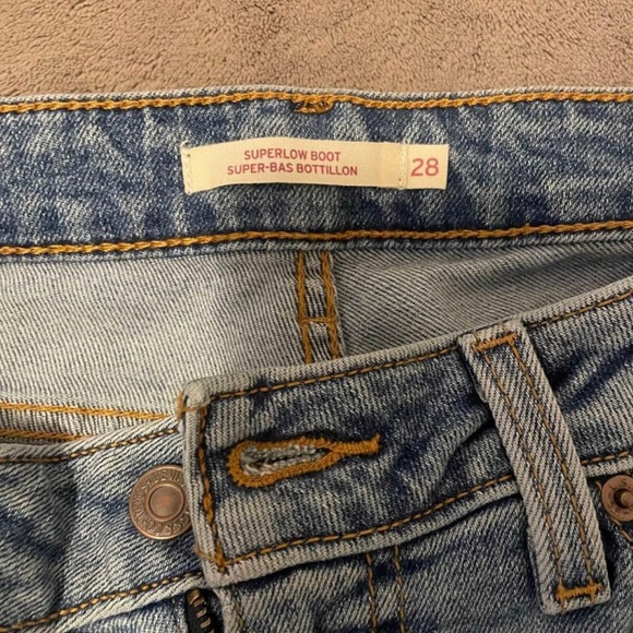 Levi low rise bootcut jeans - Picture 3 of 3